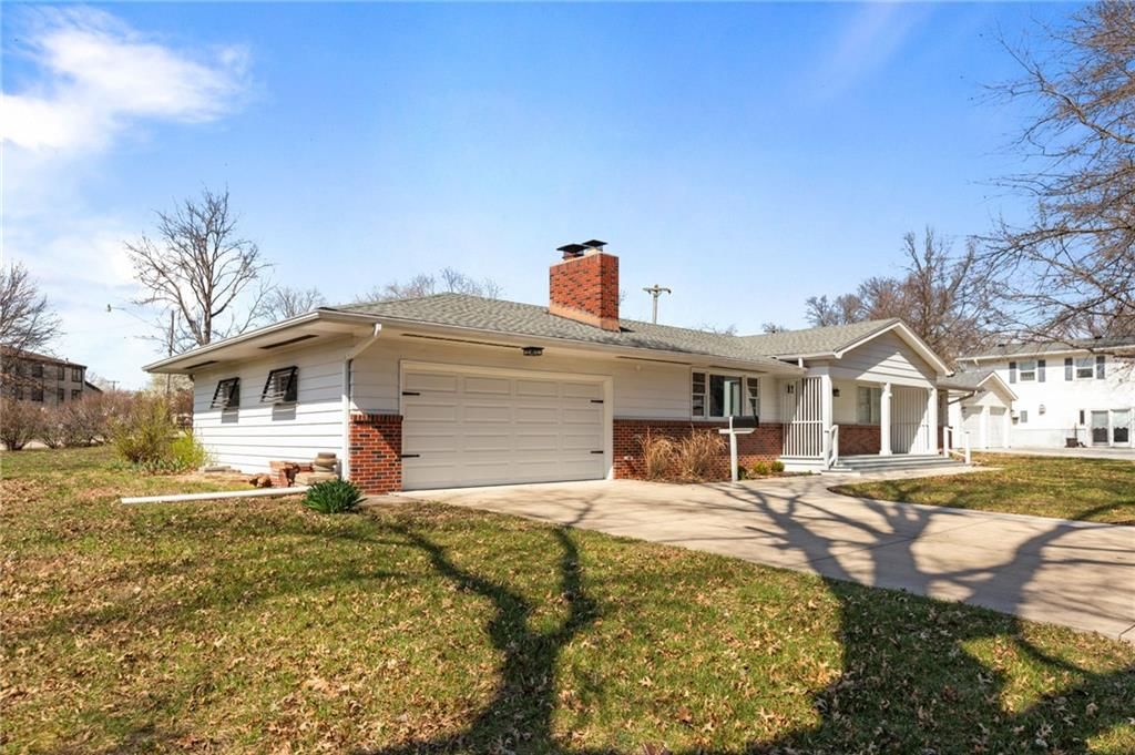 1624 S Oak Street — photo 37