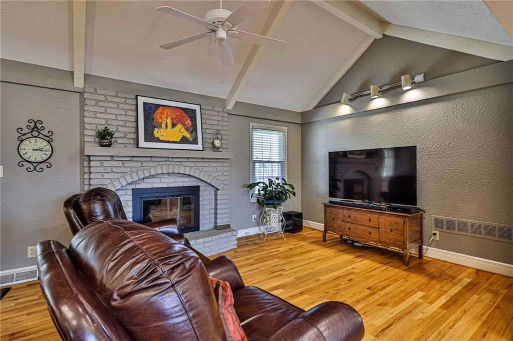 9701 N Charlotte Street — photo 12