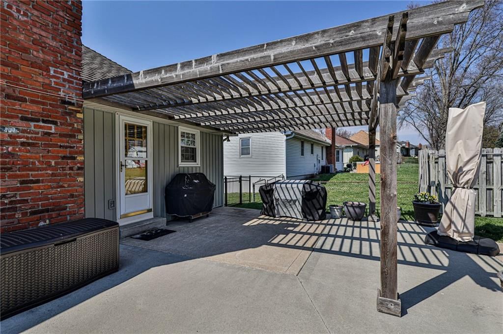 9701 N Charlotte Street — photo 38