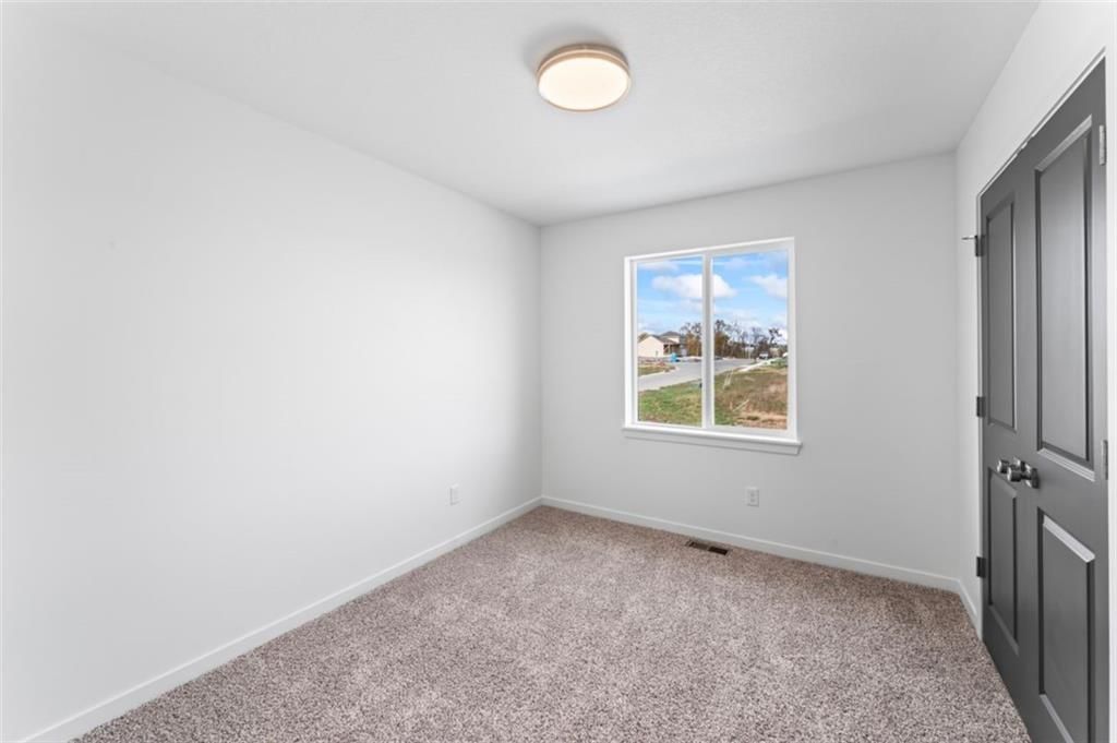 801 SE Dry Creek Drive — photo 30