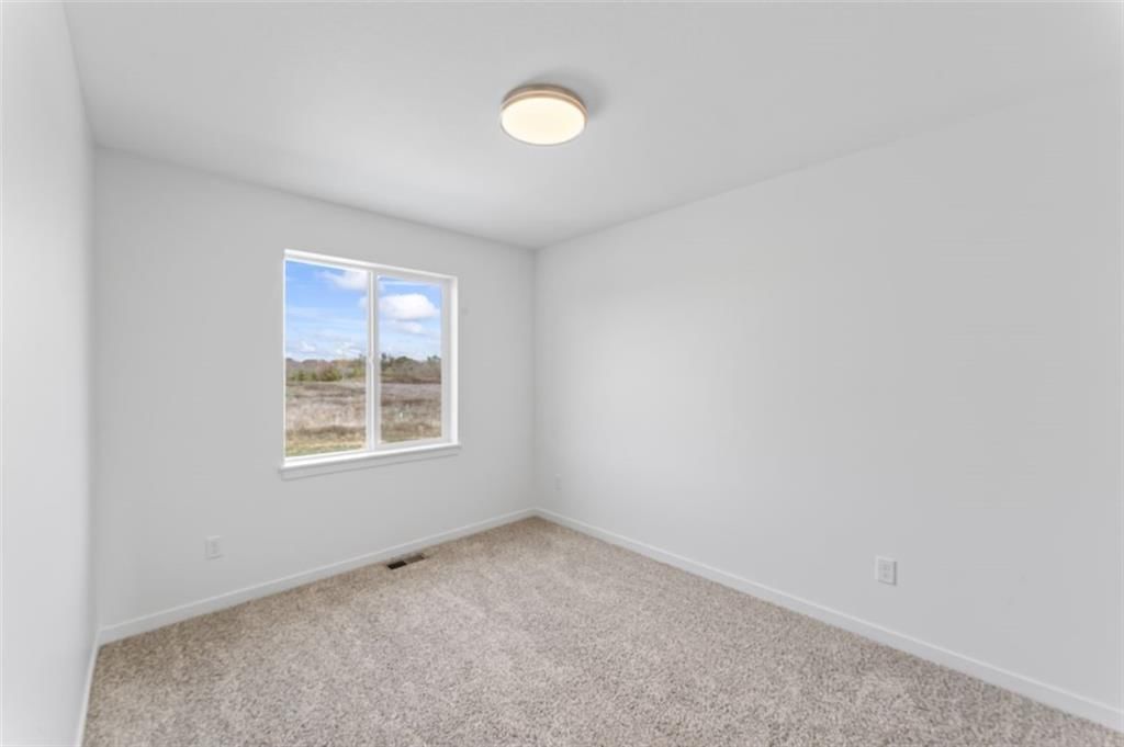 801 SE Dry Creek Drive — photo 33