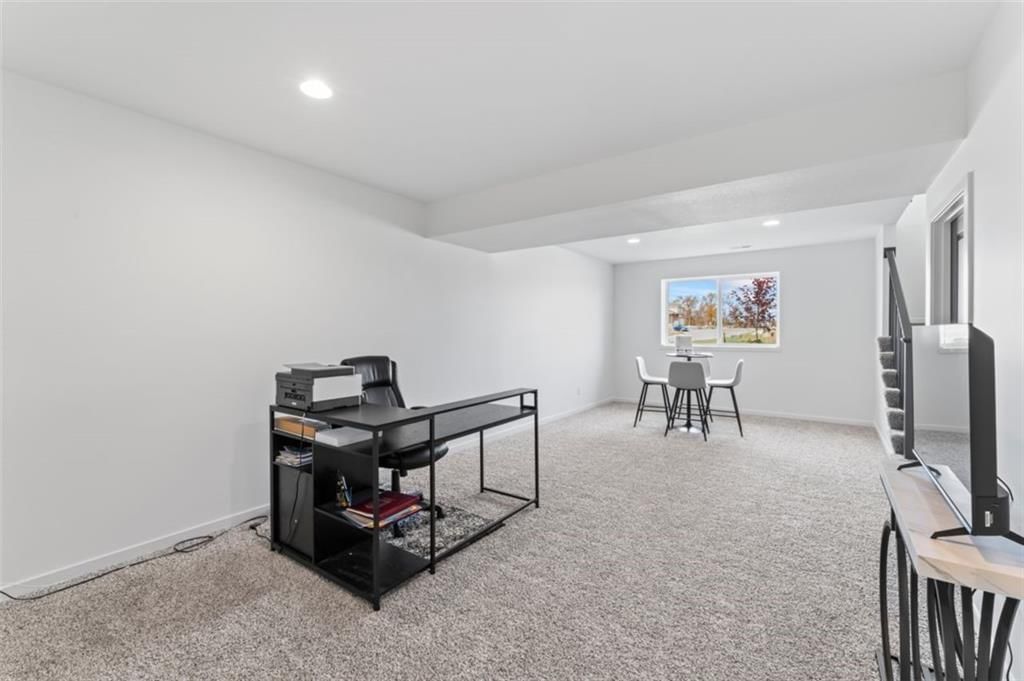 801 SE Dry Creek Drive — photo 34