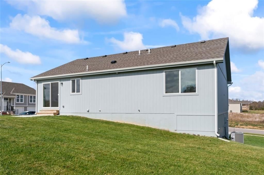 801 SE Dry Creek Drive — photo 38