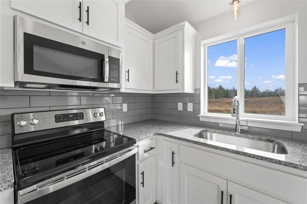 803 SE Dry Creek Drive — photo 14