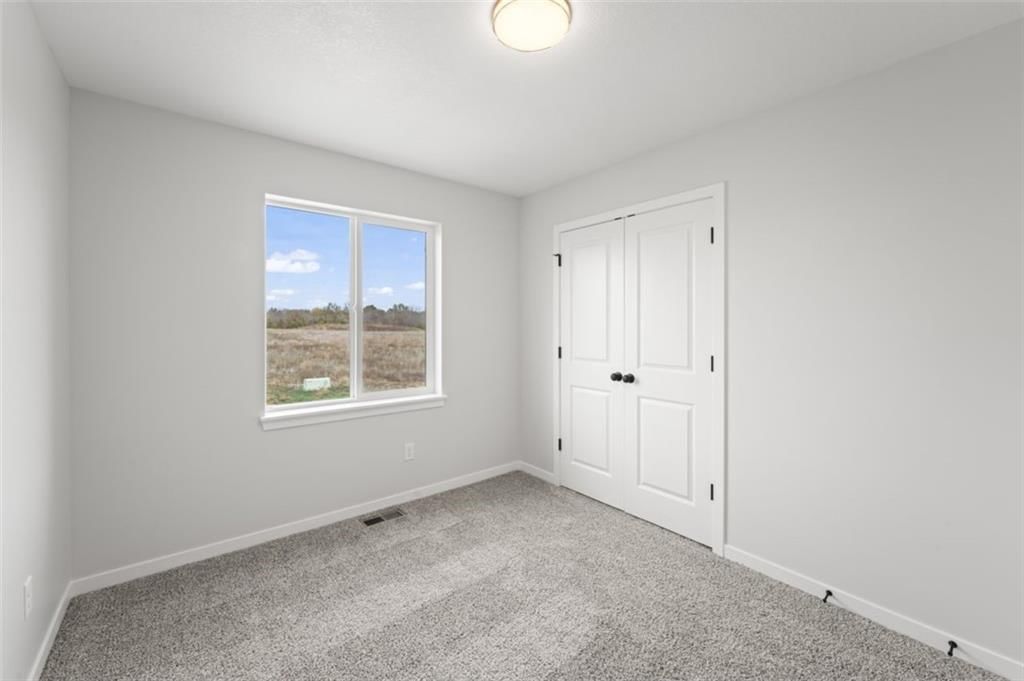 803 SE Dry Creek Drive — photo 28