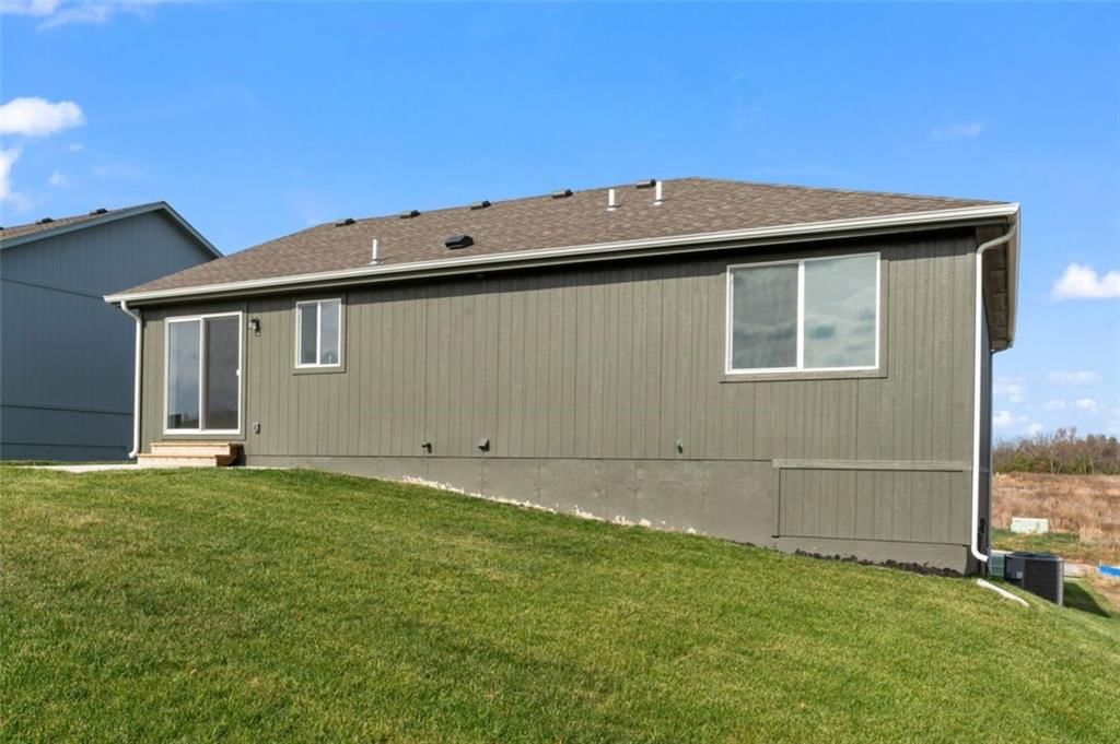 803 SE Dry Creek Drive — photo 34