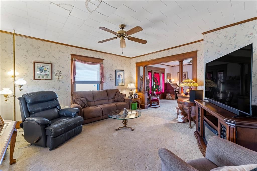 215 E Maple Street — photo 15
