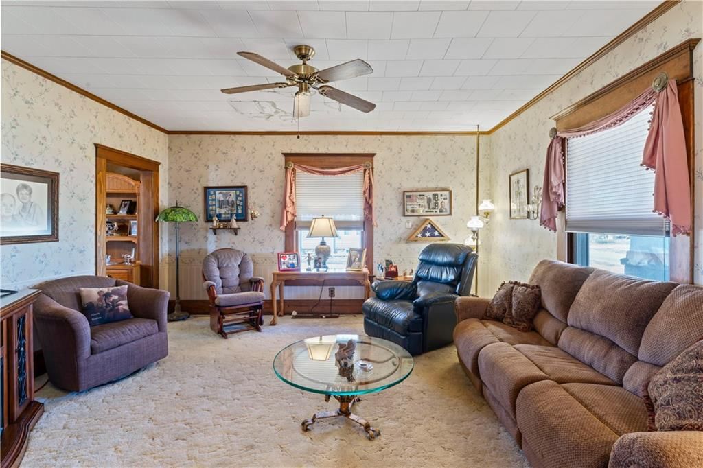 215 E Maple Street — photo 17