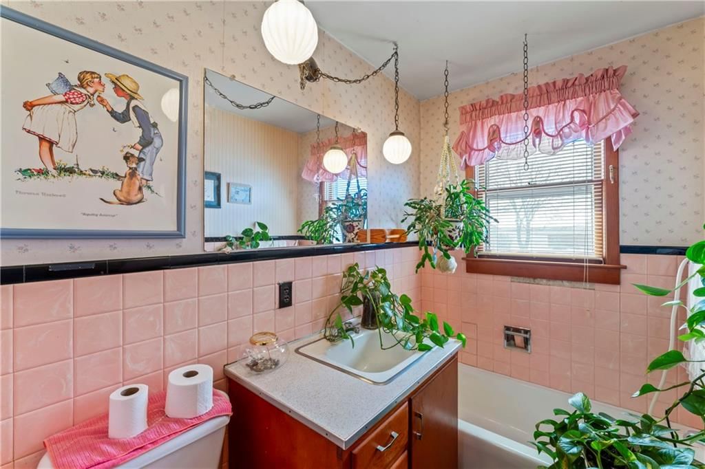 215 E Maple Street — photo 28