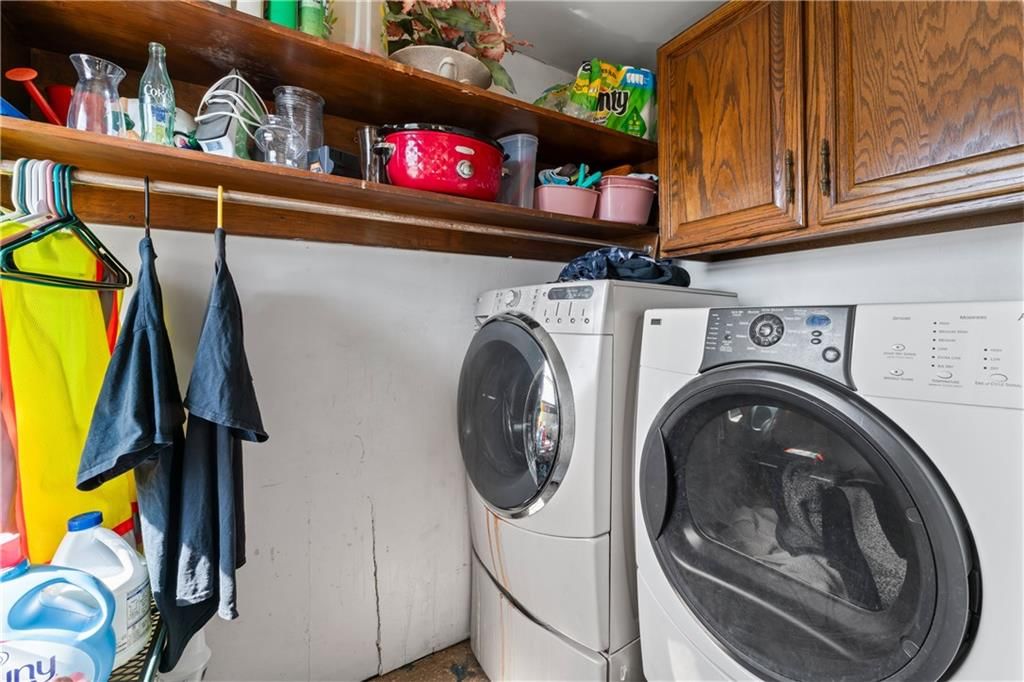 215 E Maple Street — photo 31