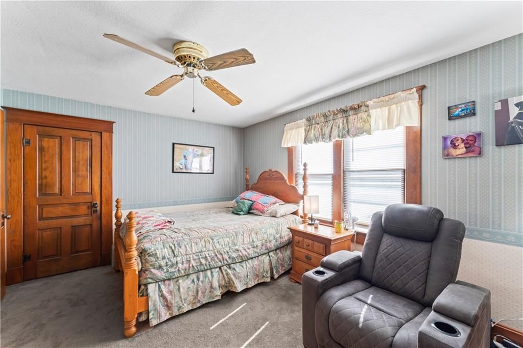 215 E Maple Street — photo 33