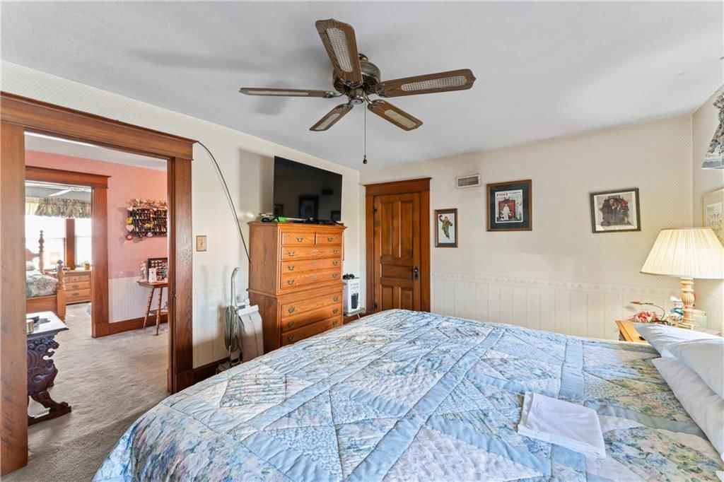 215 E Maple Street — photo 42