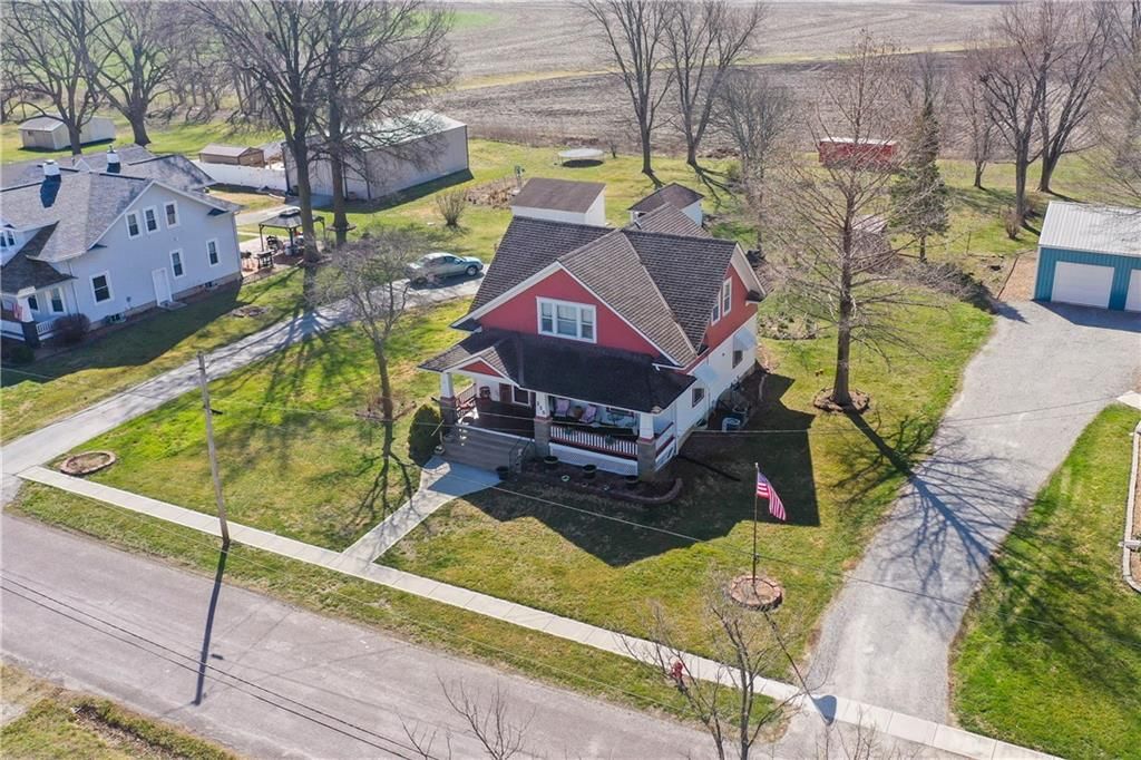 215 E Maple Street — photo 46