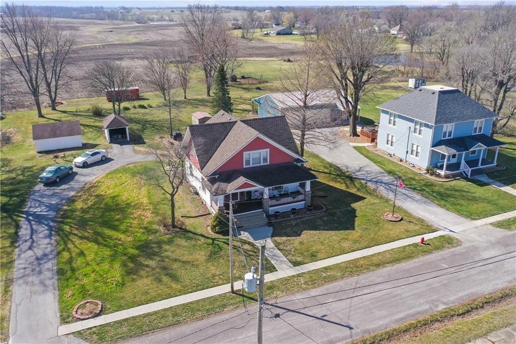 215 E Maple Street — photo 47