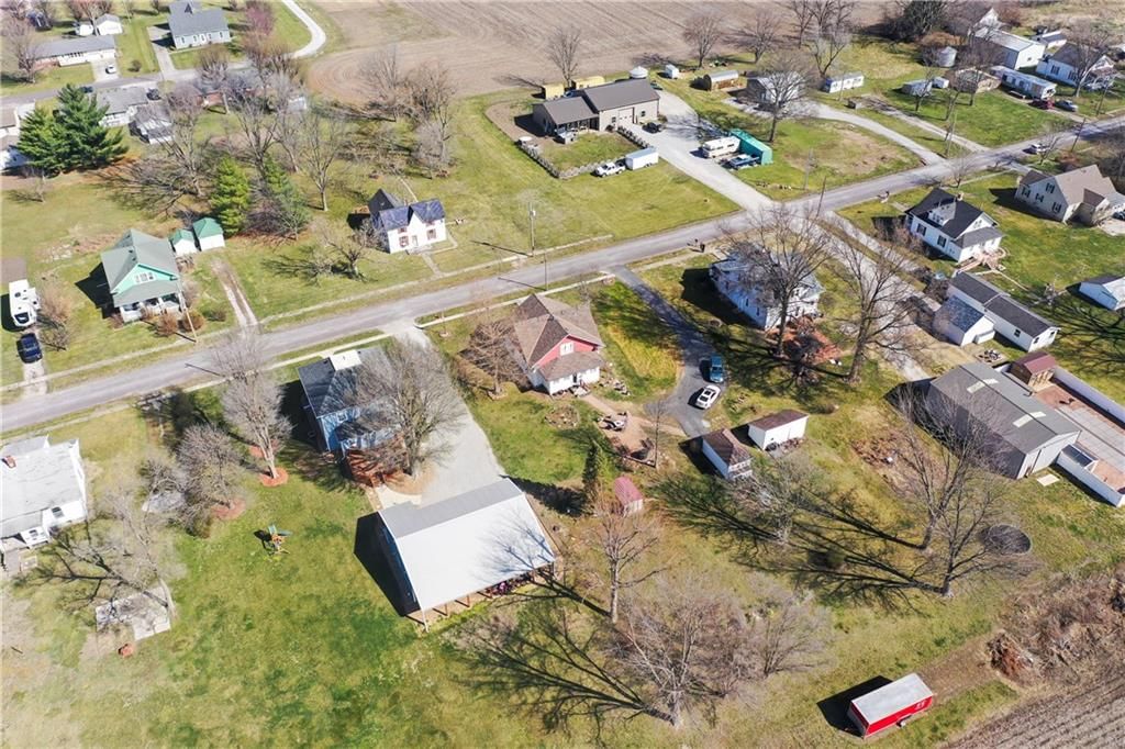 215 E Maple Street — photo 49