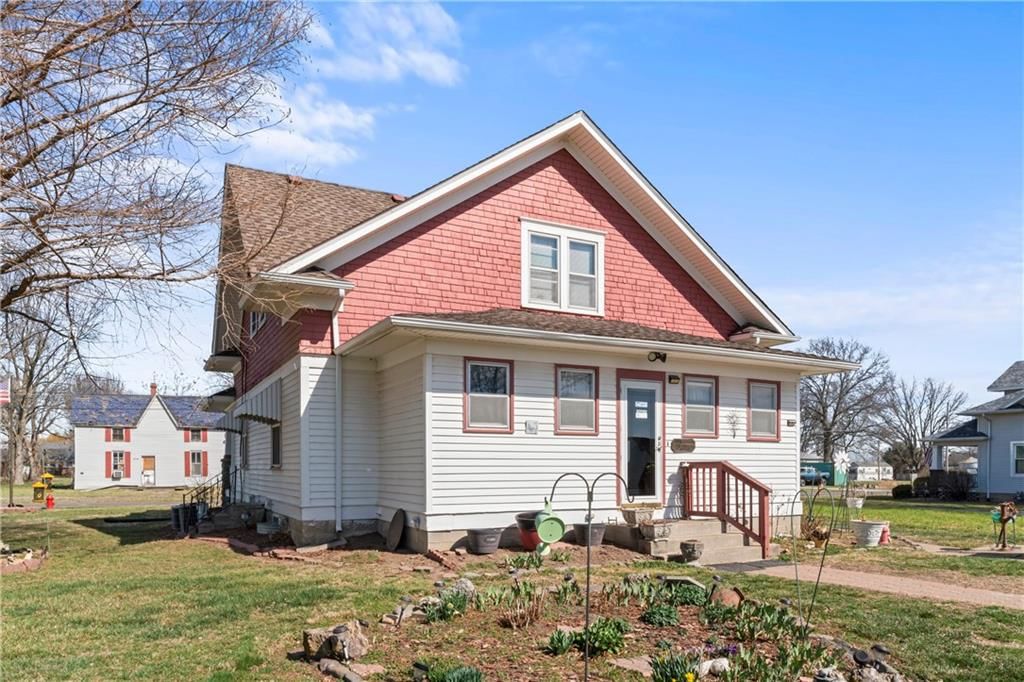 215 E Maple Street — photo 7