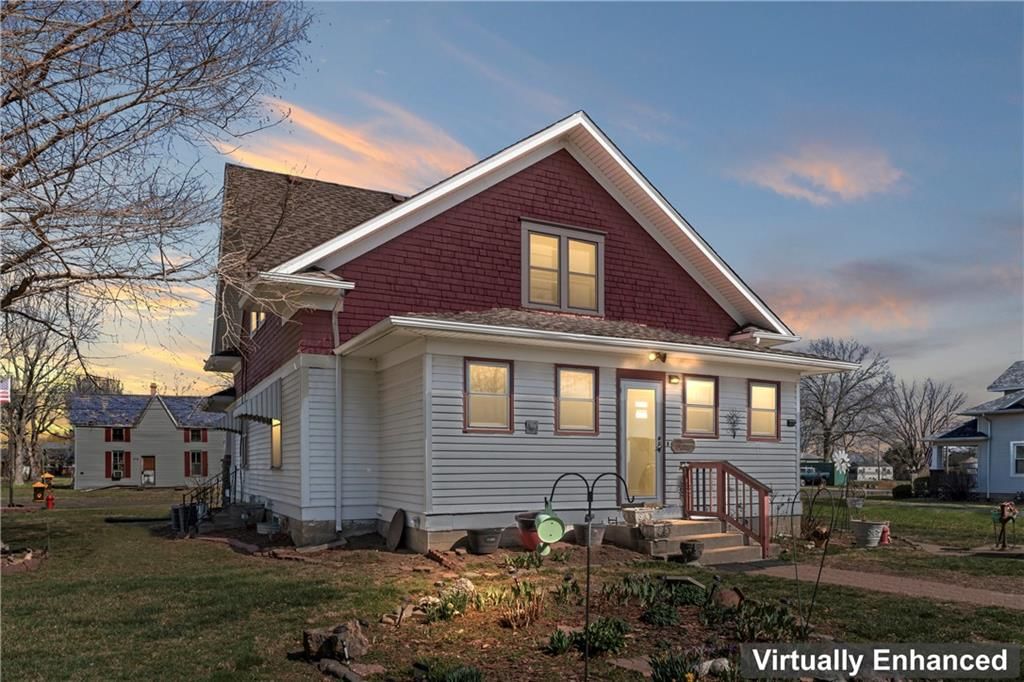 215 E Maple Street — photo 8