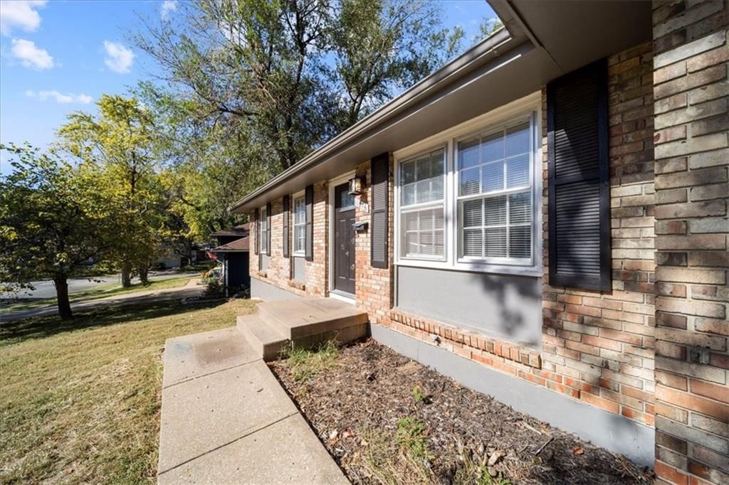 11816 Beacon Avenue — photo 12