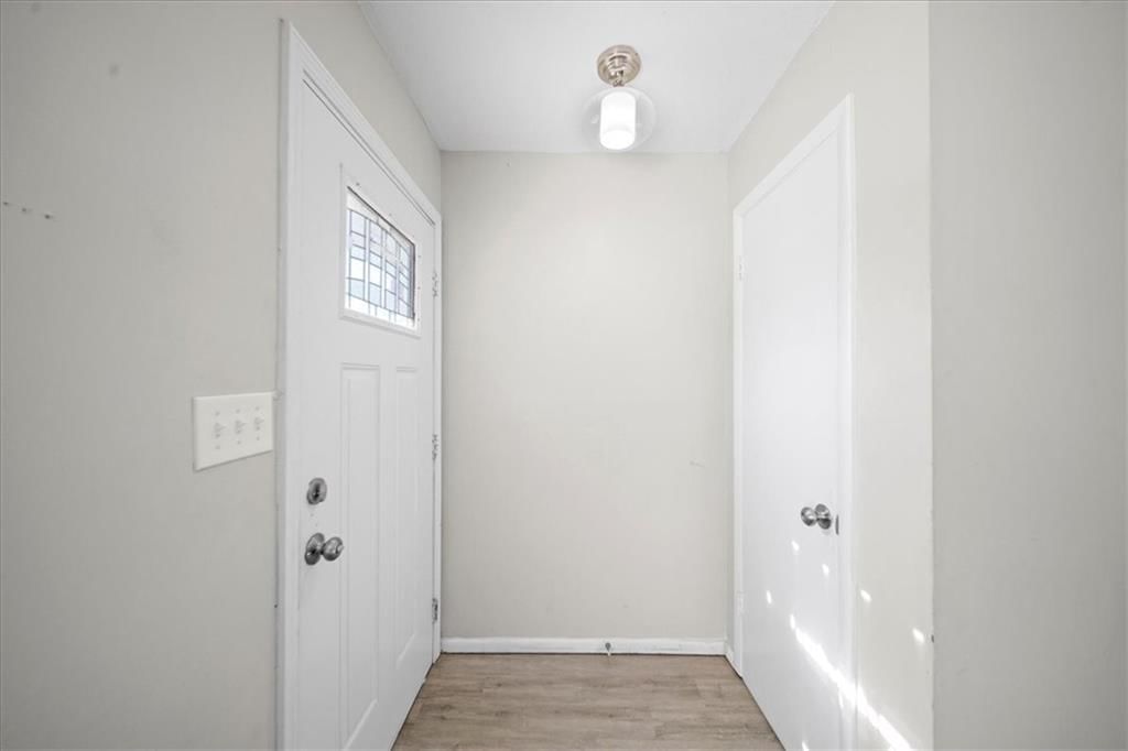 11816 Beacon Avenue — photo 15