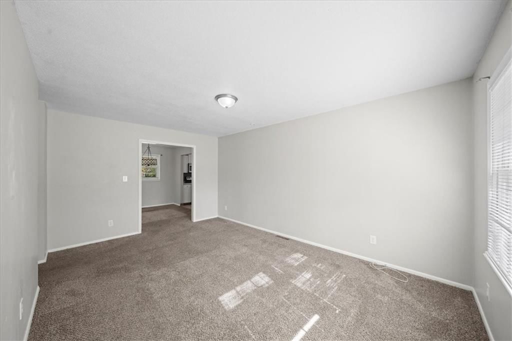 11816 Beacon Avenue — photo 16
