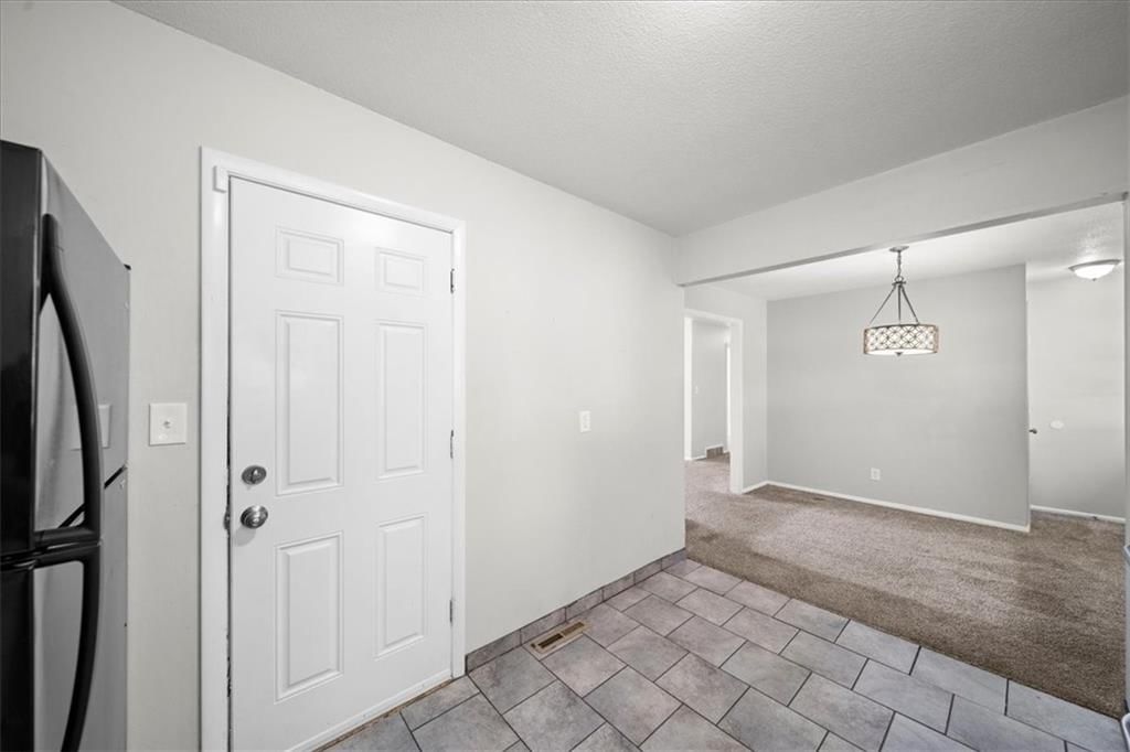 11816 Beacon Avenue — photo 26