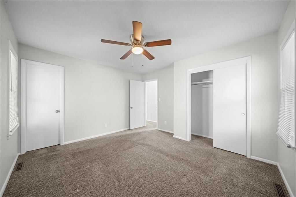 11816 Beacon Avenue — photo 28