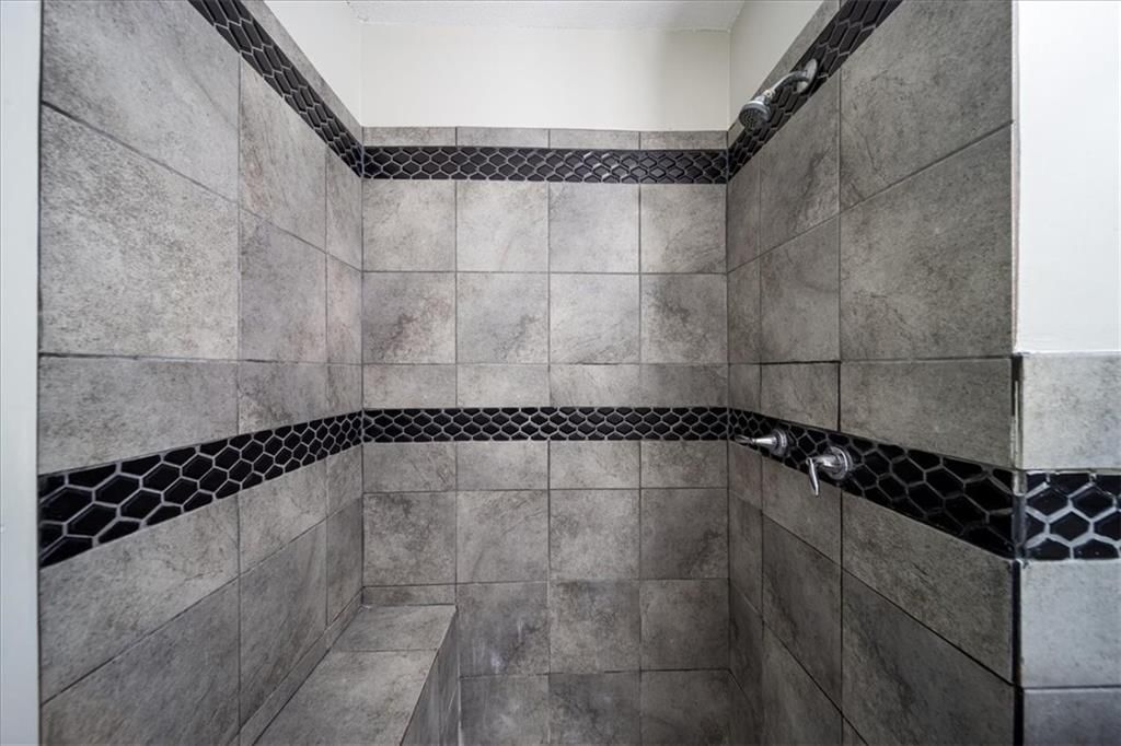 11816 Beacon Avenue — photo 30