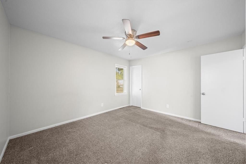 11816 Beacon Avenue — photo 31
