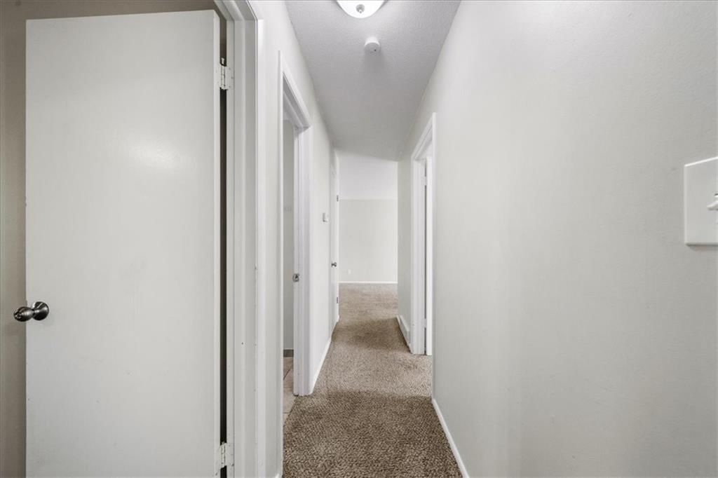 11816 Beacon Avenue — photo 33