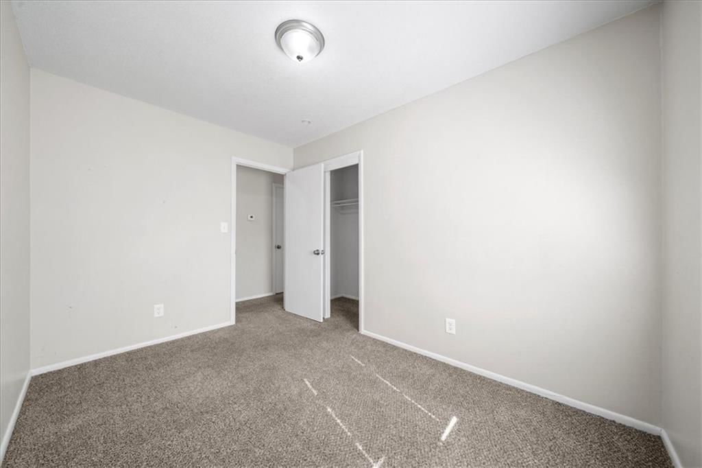 11816 Beacon Avenue — photo 38