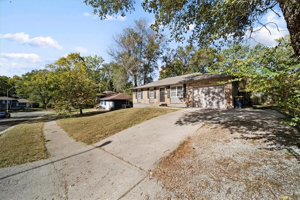 11816 Beacon Avenue — photo 9