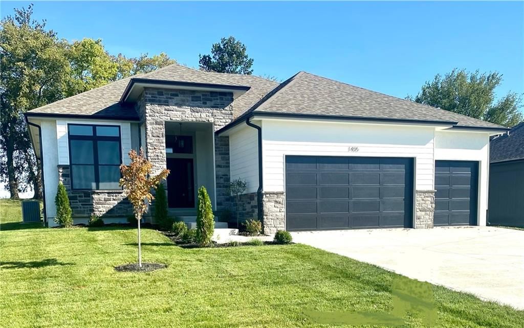 1405 Larson Avenue, Warrensburg, MO