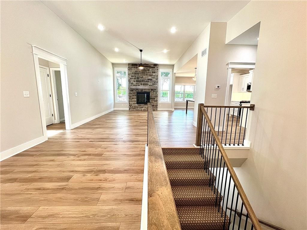 1405 Larson Avenue — photo 3