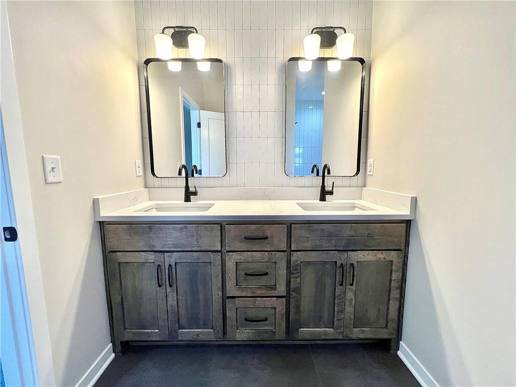1405 Larson Avenue — photo 21