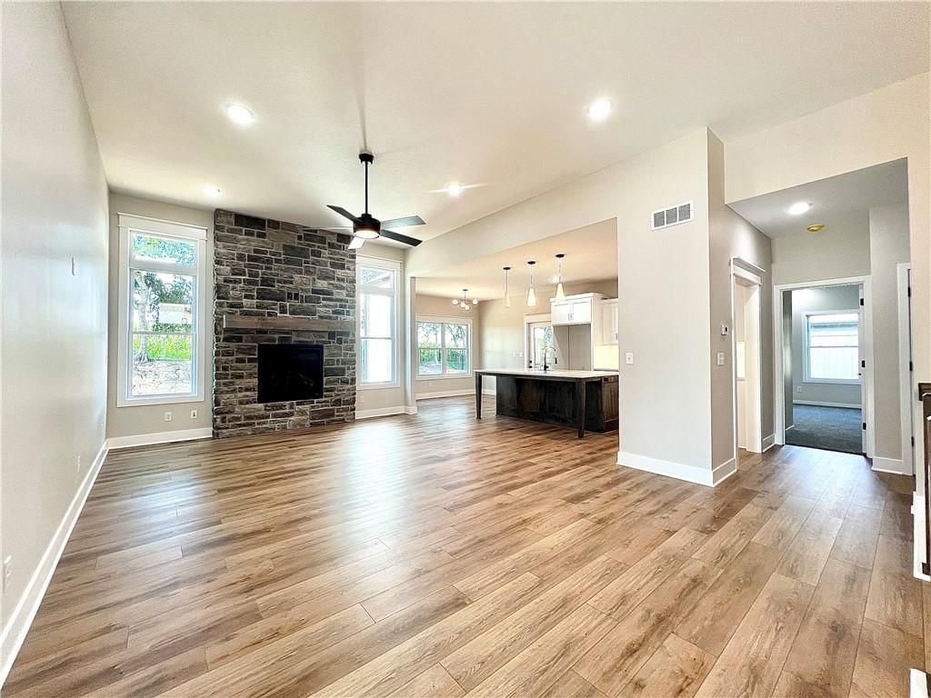 1405 Larson Avenue — photo 5
