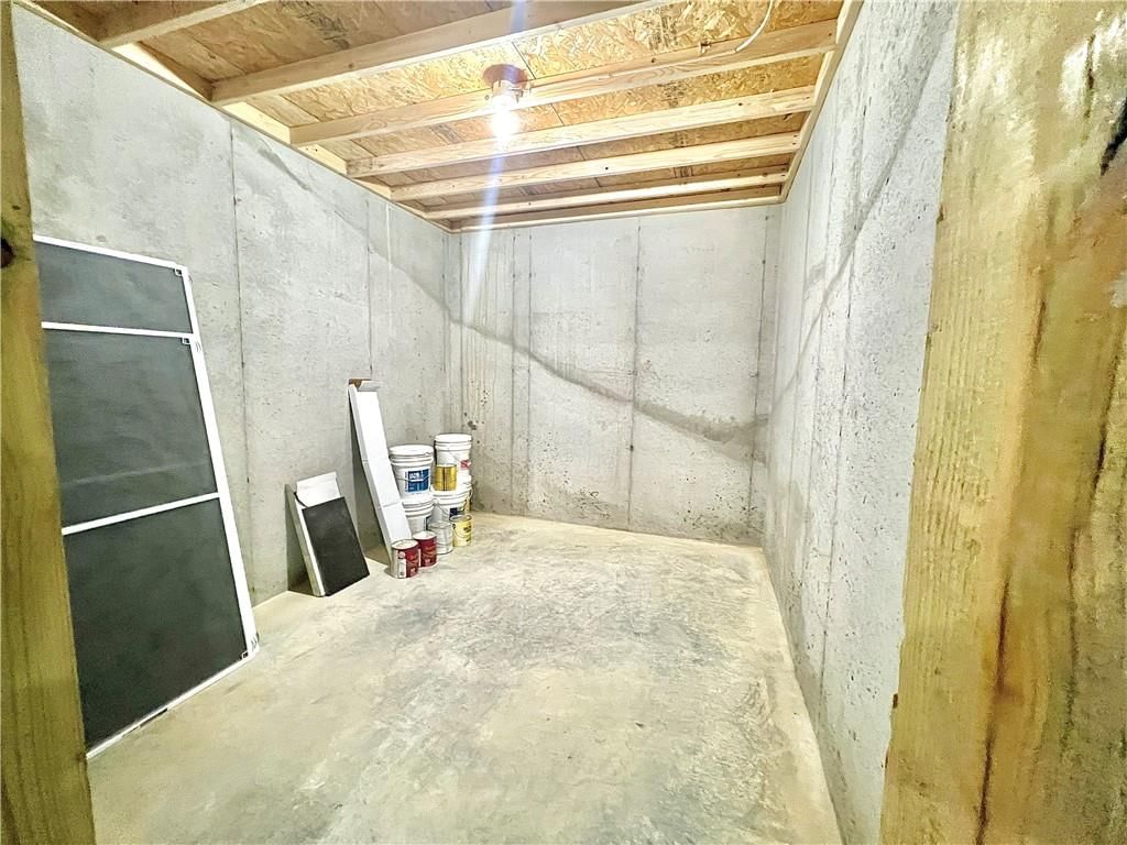 1405 Larson Avenue — photo 42