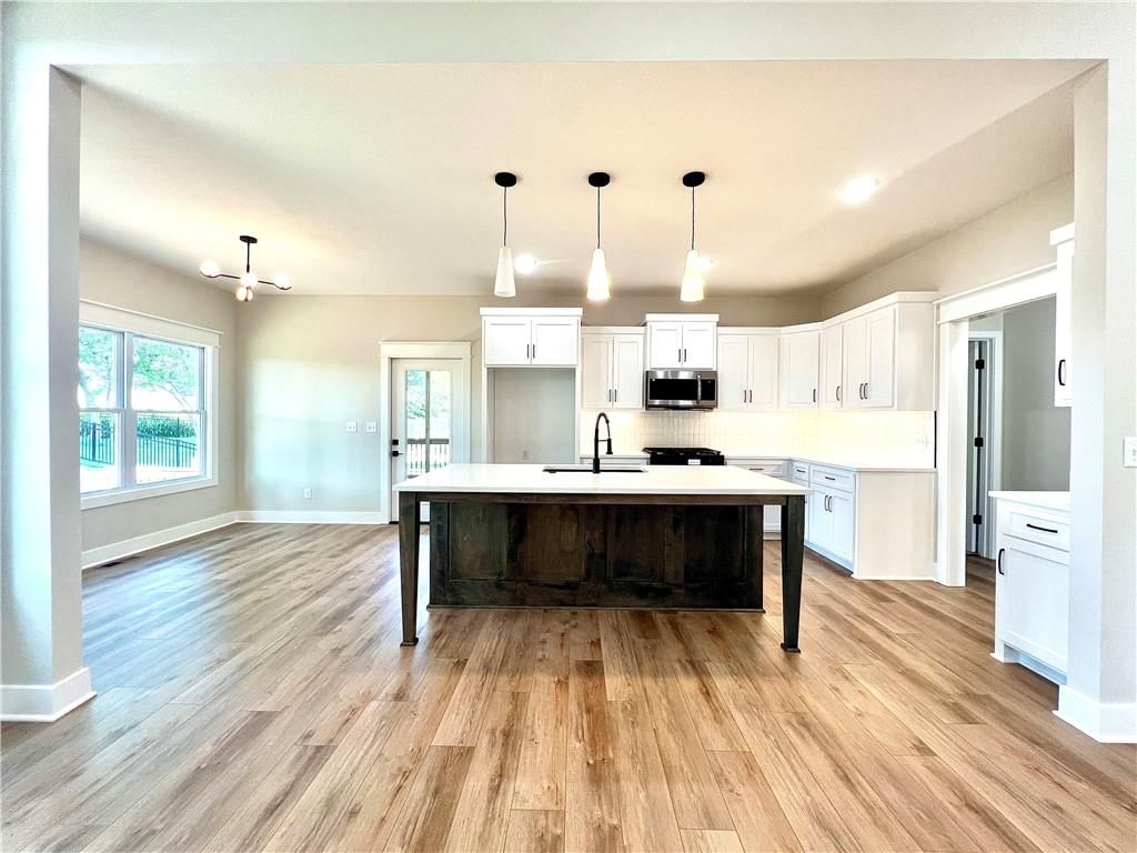 1405 Larson Avenue — photo 8
