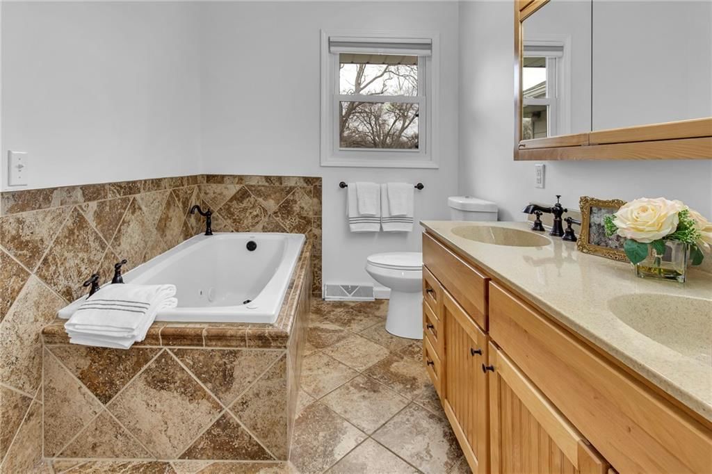 1304 Robin Circle — photo 27