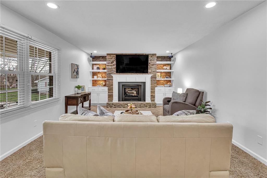 1304 Robin Circle — photo 5
