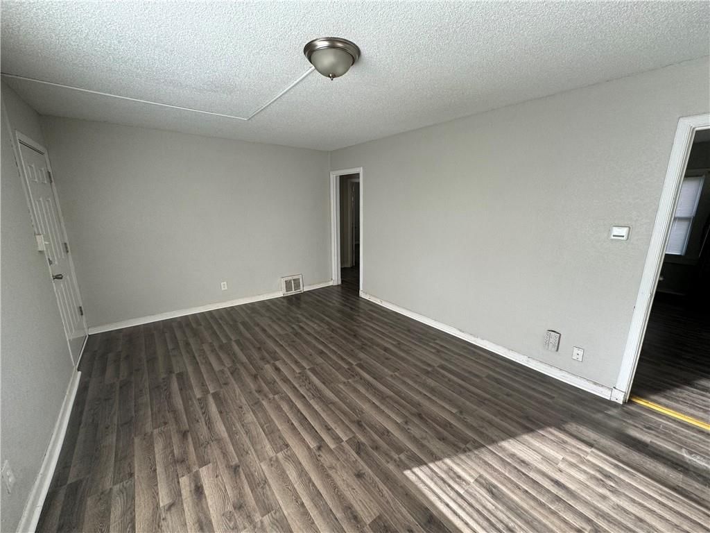 4412 KENSINGTON Avenue — photo 6
