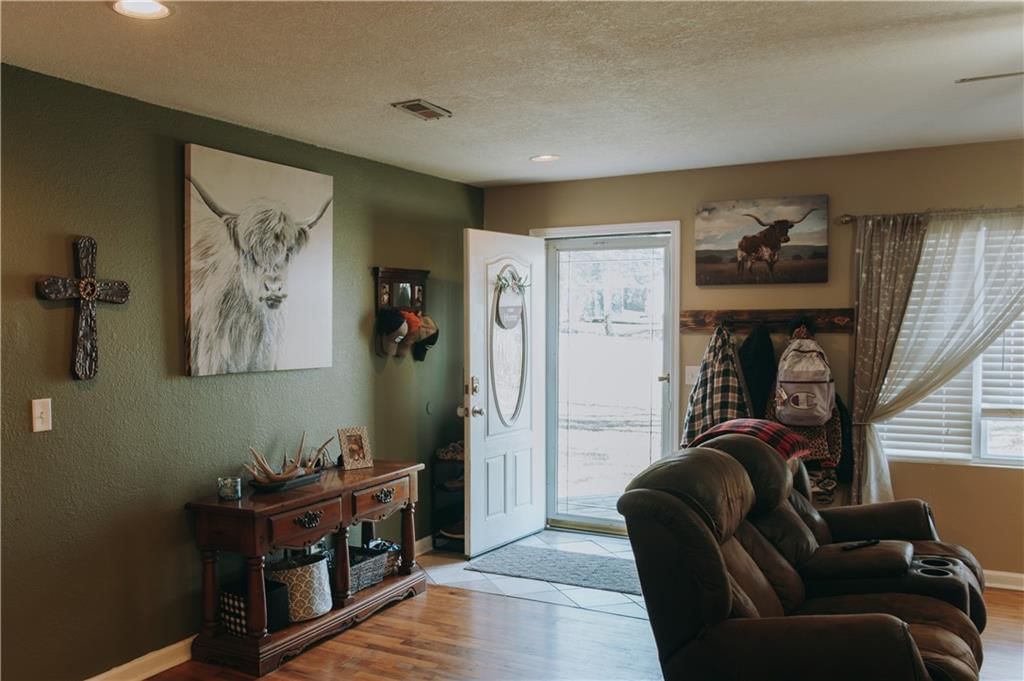 403 W Elm Street — photo 6