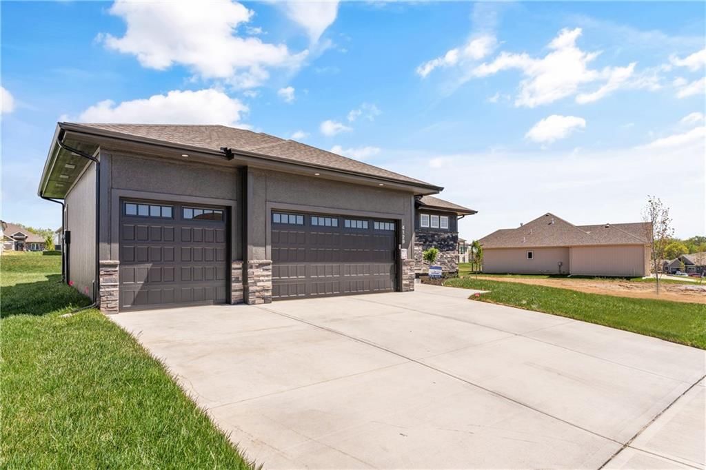 4129 NE Dearborn Lane — photo 3