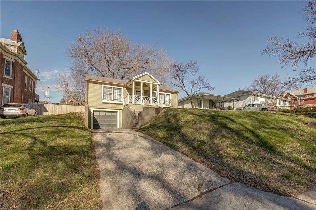 410 Benton Boulevard — photo 7