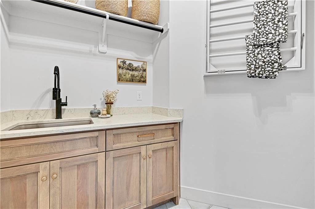 9401 Edgemere Drive — photo 23