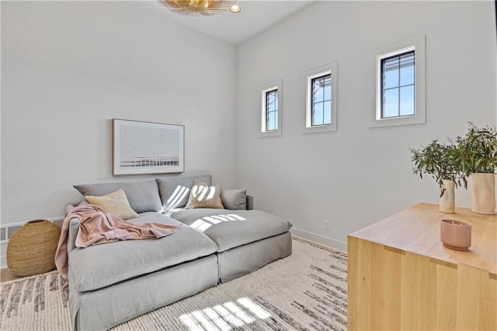 9401 Edgemere Drive — photo 34