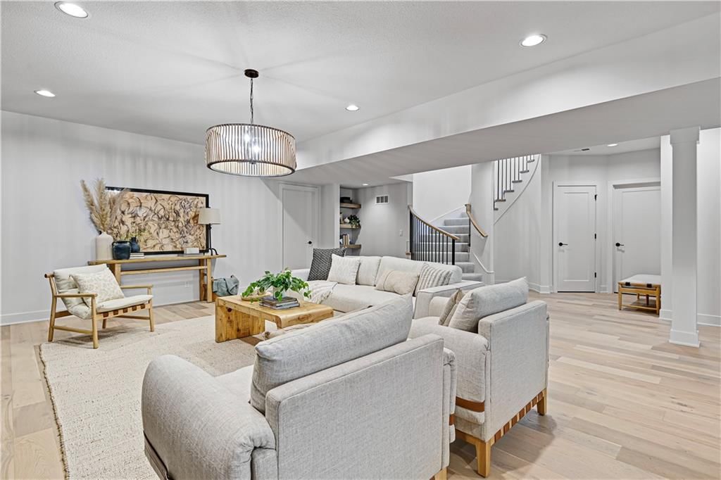 9401 Edgemere Drive — photo 46