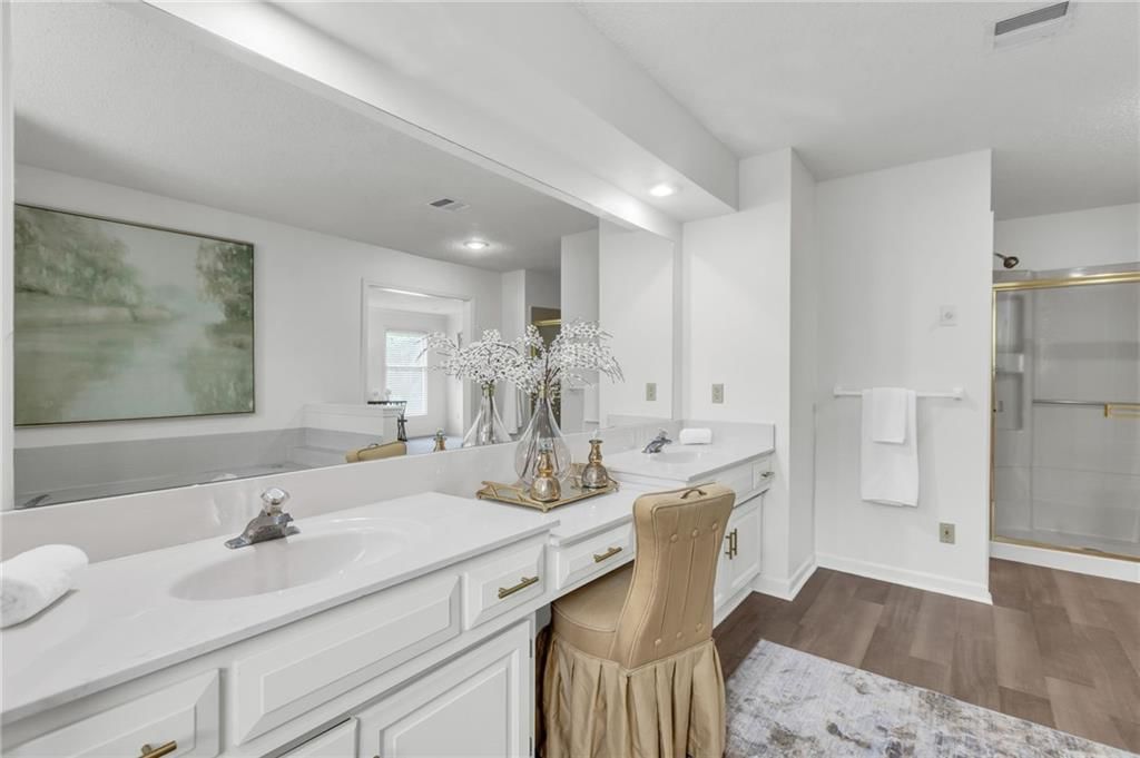 12111 Melrose Street — photo 25