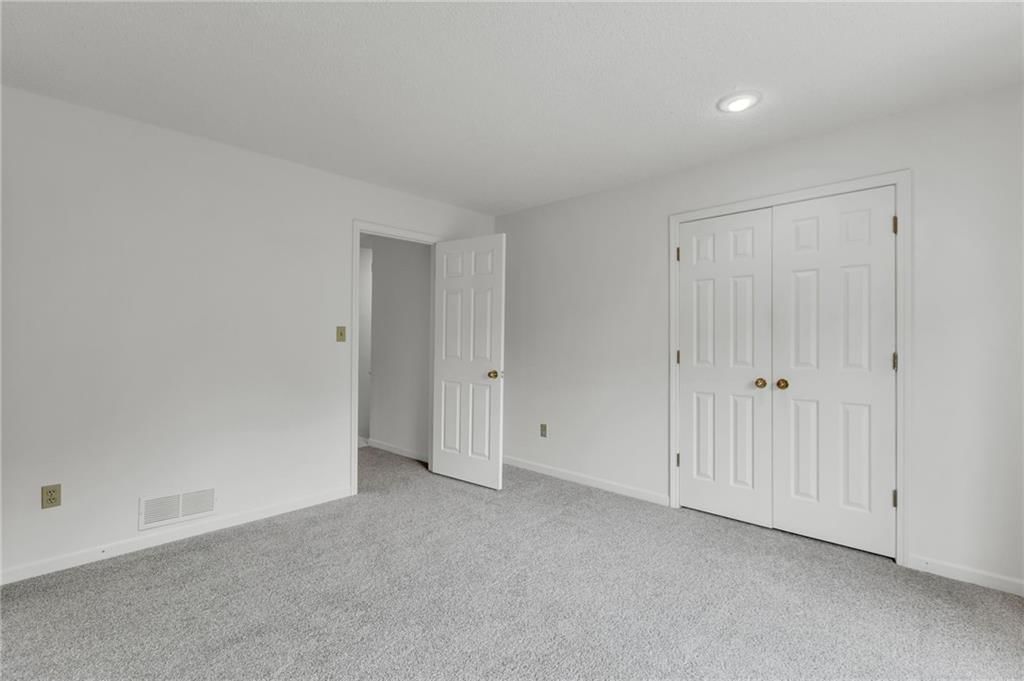 12111 Melrose Street — photo 28