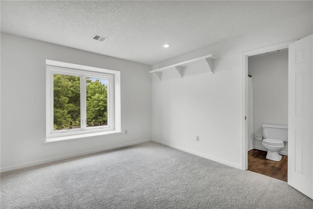 12111 Melrose Street — photo 29