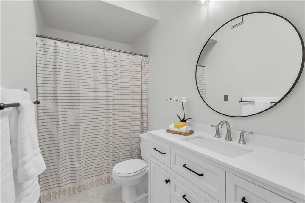12111 Melrose Street — photo 33